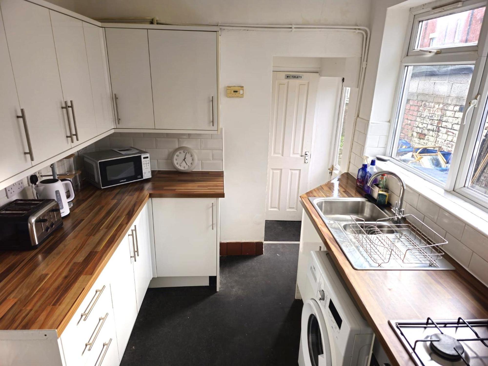 Delightful Room By Gloucester Road Bristol Exterior photo